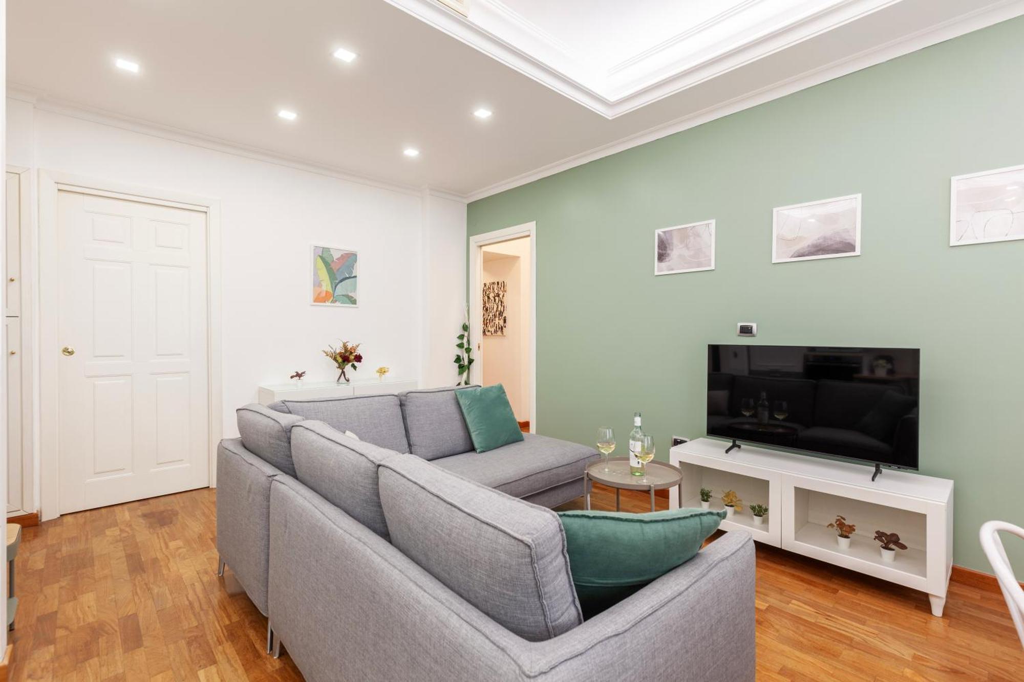 Appartamento Hostly-wood And Colors Midtown-just 7min To Colosseum *